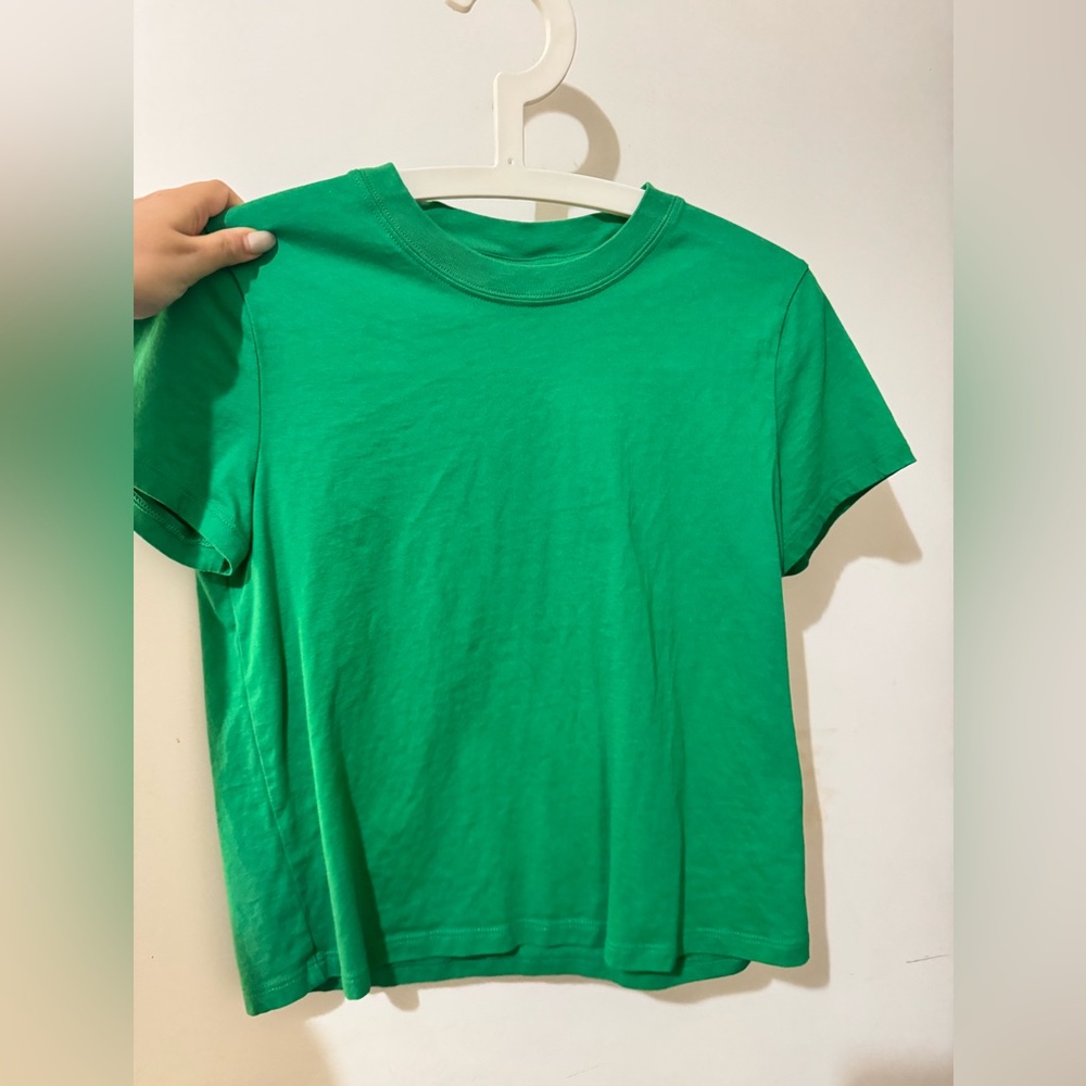 Aritzia Sunday best t shirt